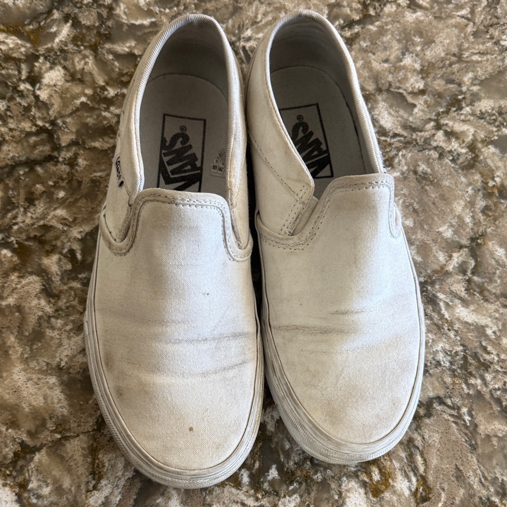Vans Women's Cream Slip-On Sneakers / Q7 - Picture 2 of 5
